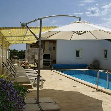 Comfy In Vinkuran With The Nearby Apartment Medulin