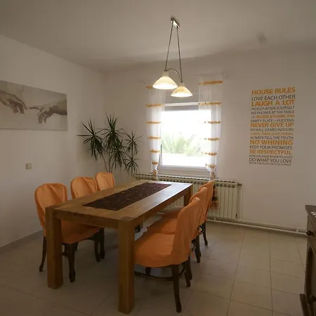 Apartment Comfy In Vinkuran With The Nearby *