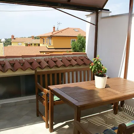 Comfy In Vinkuran With The Nearby Apartment *